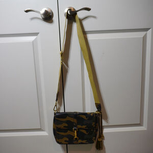 Women's GILI Crossbody Bag One Size Green Brown Camouflage